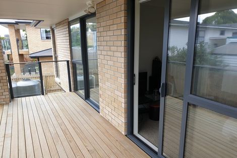 Photo of property in 38 Cockayne Crescent, Sunnynook, Auckland, 0620