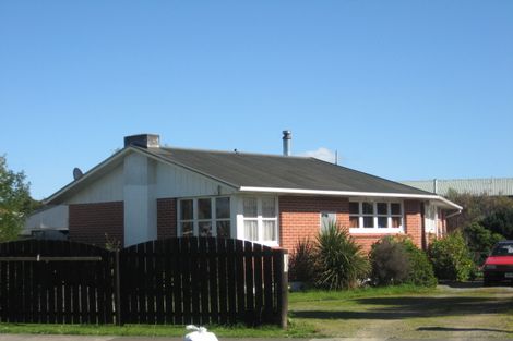 Photo of property in 28 Hinemoa Street, Levin, 5510