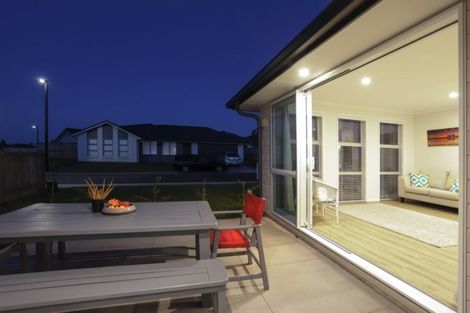 Photo of property in 77 Bert Wall Drive, Omokoroa, 3114