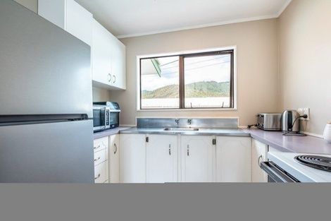 Photo of property in 2/15 Gibson Crescent, Naenae, Lower Hutt, 5011