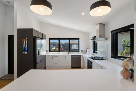 Photo of property in 15 Sandy Place, Waihi Beach, 3611