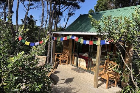 Photo of property in 128 Lone Kauri Road, Karekare, Auckland, 0772