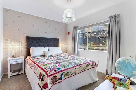 Photo of property in 1 Pelican Lane, Unsworth Heights, Auckland, 0632