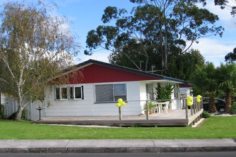 Photo of property in 1/4 Thomas Avenue, Te Atatu Peninsula, Auckland, 0610