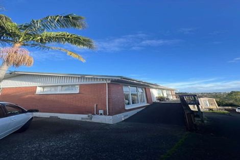 Photo of property in 2/390 Glenfield Road, Glenfield, Auckland, 0629