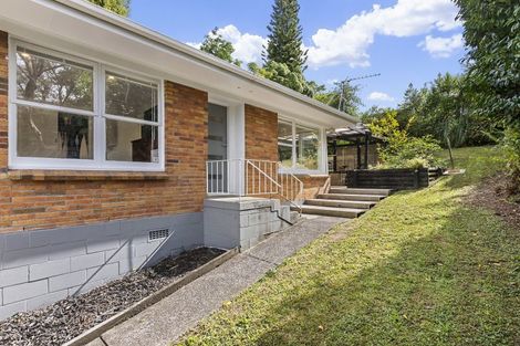 Photo of property in 2/30 Diana Drive, Glenfield, Auckland, 0627