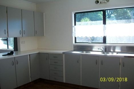 Photo of property in 2/19a Ribblesdale Road, Henderson, Auckland, 0612