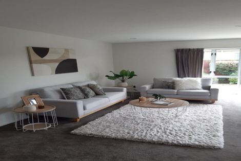 Photo of property in 2/43 Northcote Road, Northcote, Christchurch, 8052