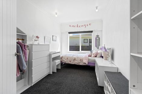 Photo of property in 73 Kawiu Road, Levin, 5510