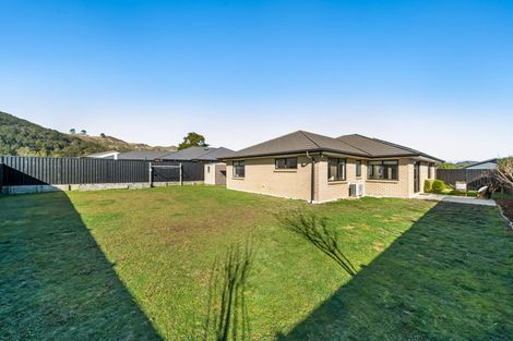 Photo of property in 16 Te Punga Road, Wallaceville, Upper Hutt, 5018