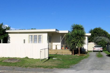 Photo of property in 35 Kiharoa Street, Otaki Beach, Otaki, 5512