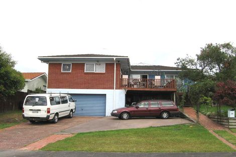 Photo of property in 14 Foyle Place, Glendene, Auckland, 0602