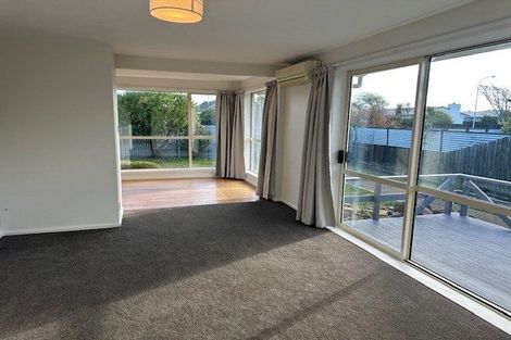 Photo of property in 102 Effingham Street, North New Brighton, Christchurch, 8083