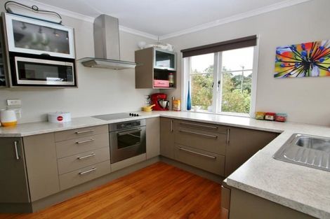 Photo of property in 77 Elliston Crescent, Stanmore Bay, Whangaparaoa, 0932