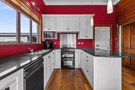 Photo of property in 18 Lee Road, Taradale, Napier, 4112