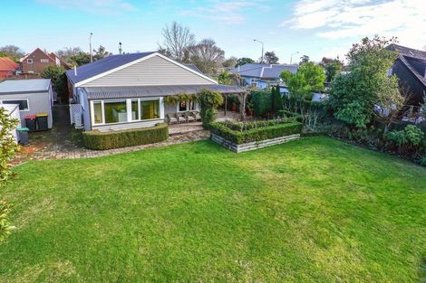 Photo of property in 130 Memorial Avenue, Burnside, Christchurch, 8053