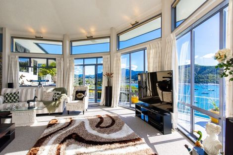 Photo of property in 8 Marina View, Waikawa, Picton, 7281