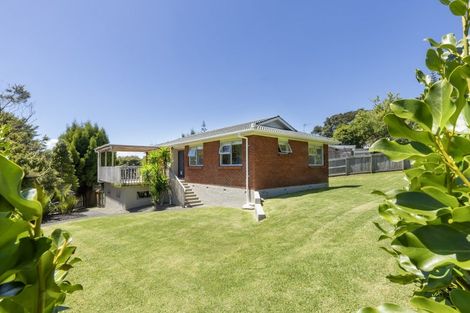 Photo of property in 1 Wirihana Road, Titirangi, Auckland, 0602