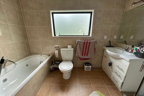 Photo of property in 38b Lyttelton Avenue, Forrest Hill, Auckland, 0620