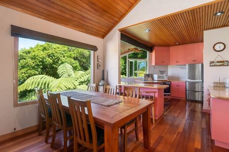 Photo of property in 33 Spencer Road, Lake Tarawera, Rotorua, 3076