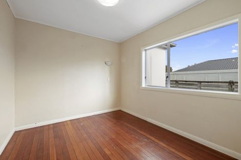 Photo of property in 11 Cornwall Street, Brooklands, New Plymouth, 4310