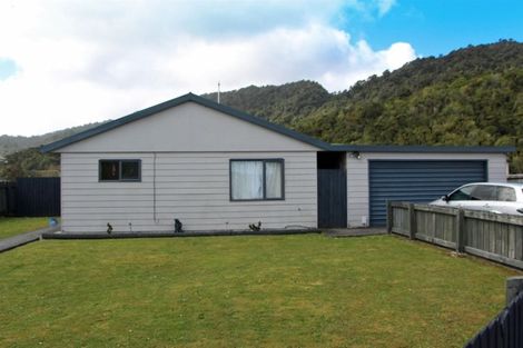 Photo of property in 11 Baillie Place, Cobden, Greymouth, 7802