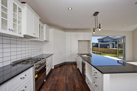 Photo of property in 217 Millwater Parkway, Silverdale, 0932