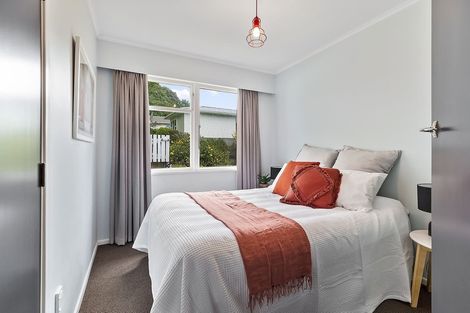 Photo of property in 84 Chester Road, Tawa, Wellington, 5028