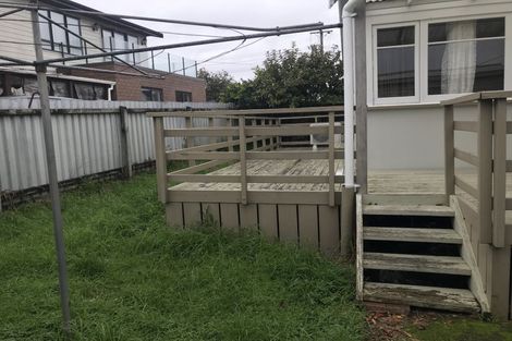 Photo of property in 48 Brandon Road, Glen Eden, Auckland, 0602