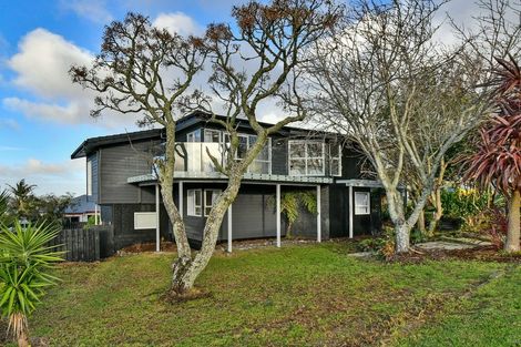 Photo of property in 1 Tremen Place, Pukekohe, 2120