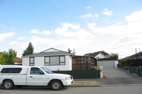 Photo of property in 11 Tamarisk Place, Parklands, Christchurch, 8083