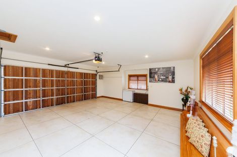 Photo of property in 5 Waicola Drive, Fitzherbert, Palmerston North, 4471