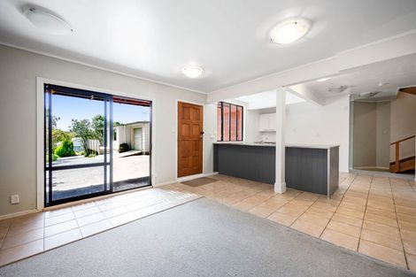 Photo of property in 25 Nui Mana Place, Te Atatu South, Auckland, 0610