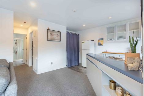 Photo of property in 22/3 The Avenue, Albany, Auckland, 0632