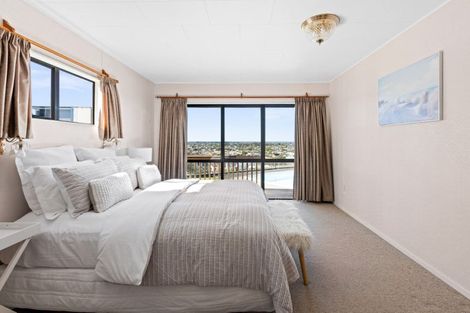 Photo of property in 35 Cumberland Rise, Taradale, Napier, 4112