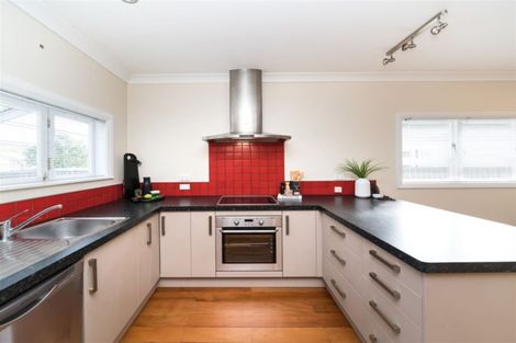 Photo of property in 24 Oxford Street, Hokowhitu, Palmerston North, 4410