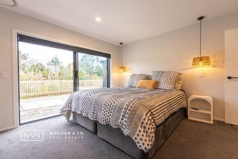 Photo of property in 2 Nikau Lane, Timberlea, Upper Hutt, 5018
