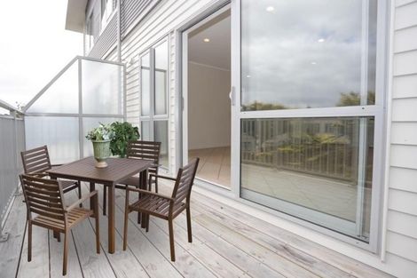 Photo of property in 10/15 Andersons Road, Oteha, Auckland, 0632