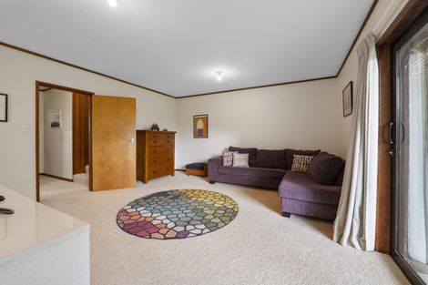 Photo of property in 23 Montana Place, Merrilands, New Plymouth, 4312