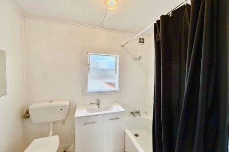 Photo of property in 1/41 Aeroview Drive, Beach Haven, Auckland, 0626