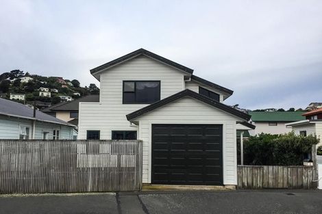 Photo of property in 8 Argentine Avenue, Miramar, Wellington, 6022