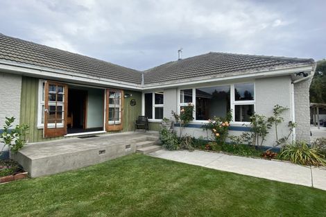 Photo of property in 70 Winters Road, Redwood, Christchurch, 8051