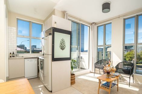 Photo of property in 31 Karo Drive, Te Aro, Wellington, 6011