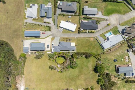 Photo of property in 31 Eagles Way, Cable Bay, 0420