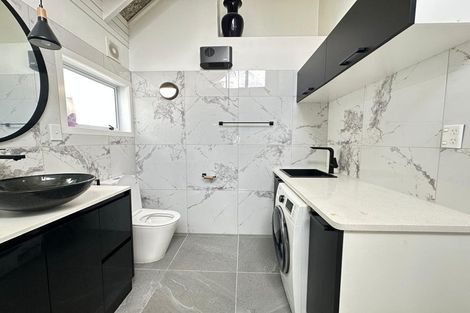 Photo of property in 47a Taikata Road, Te Atatu Peninsula, Auckland, 0610