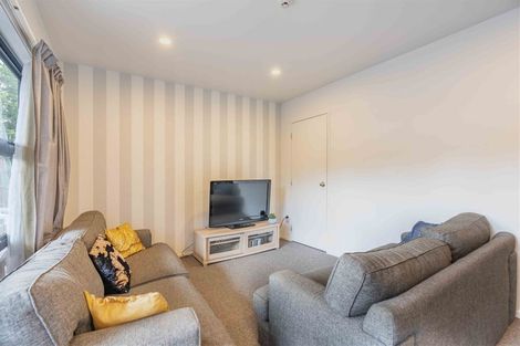 Photo of property in 22/3 The Avenue, Albany, Auckland, 0632