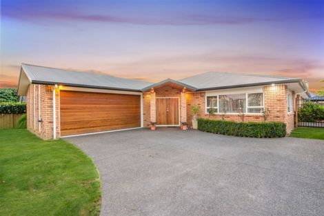 Photo of property in 18 Wiltshire Drive, Huntington, Hamilton, 3210