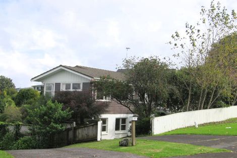 Photo of property in 1 Pohutukawa Avenue, Shelly Park, Auckland, 2014