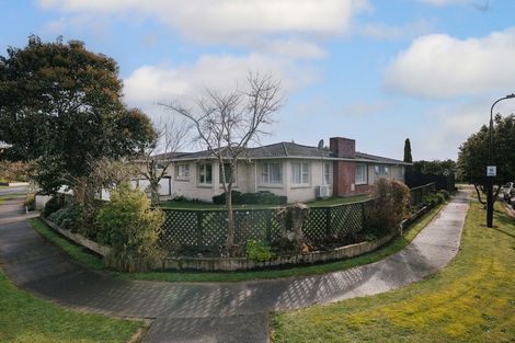 Photo of property in 69 Wikiriwhi Crescent, Awapuni, Palmerston North, 4412