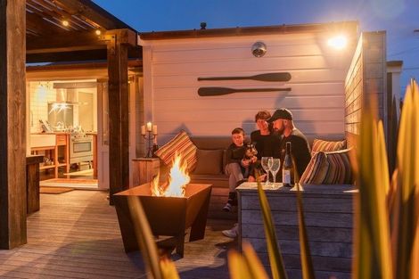 Photo of property in 6 Rauparaha Street, Waikanae Beach, Waikanae, 5036